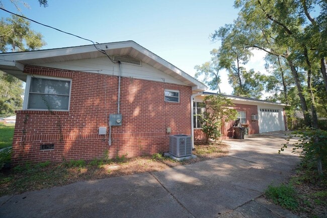 Building Photo - 1006 Frazier Ave