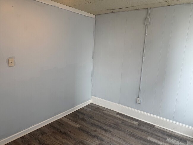 Building Photo - 201 Auburn St