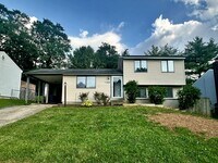 Building Photo - Beautifully Updated 3-Bed, 2-Bath Tri-Leve...