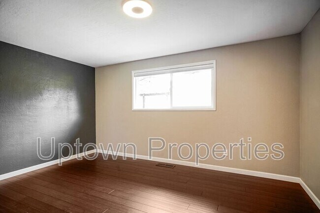 Building Photo - 7880 SW 69th Ave