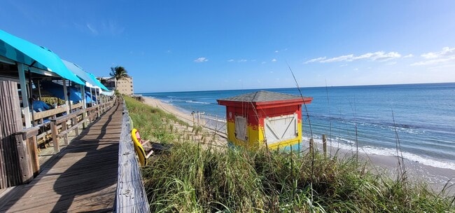 Building Photo - 100 Waterway Dr S