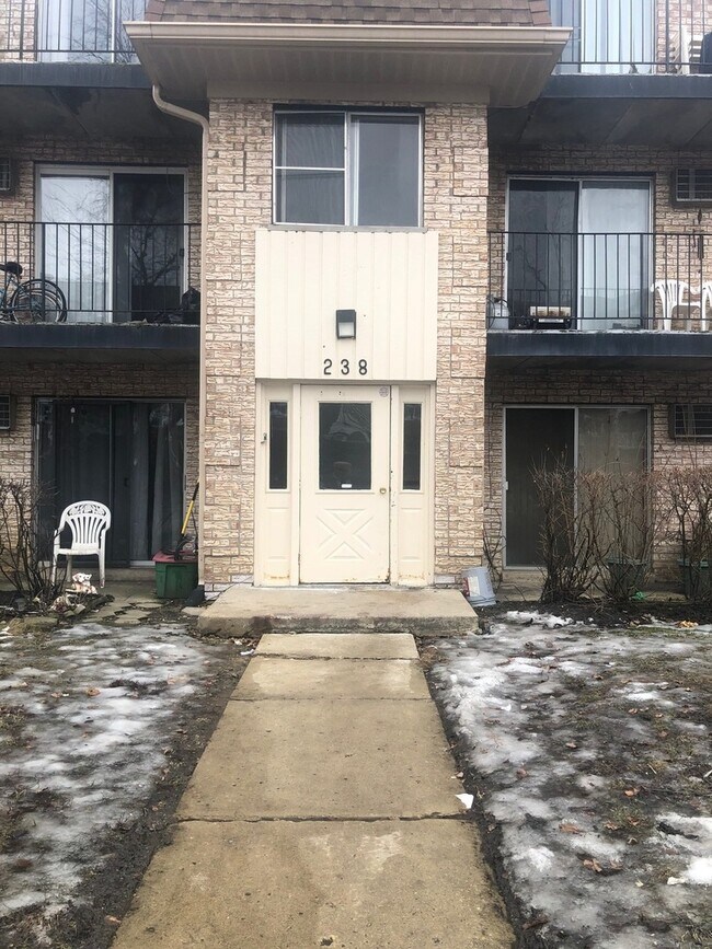Primary Photo - 238 Shorewood Dr