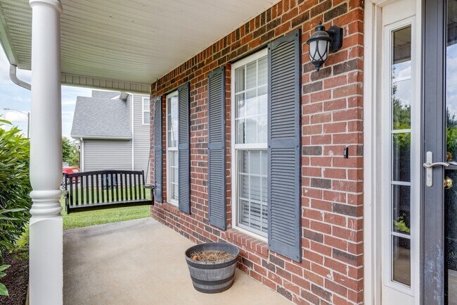 Building Photo - 4017 Cadence Dr