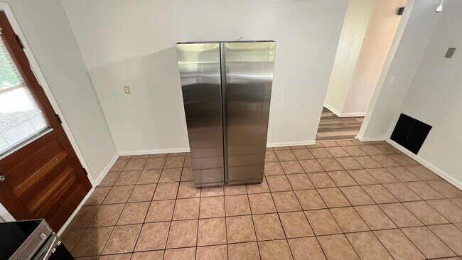 Building Photo - Beautiful 3 Bedroom, 1.5 Bathroom Home in Deland!!