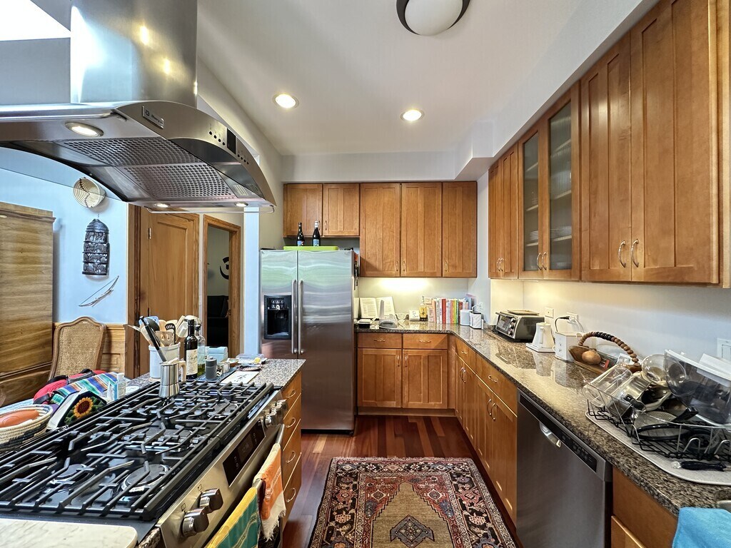 Building Photo - 1437 W Olive Ave