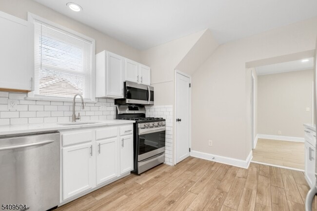 Building Photo - 36 Cortlandt Pl