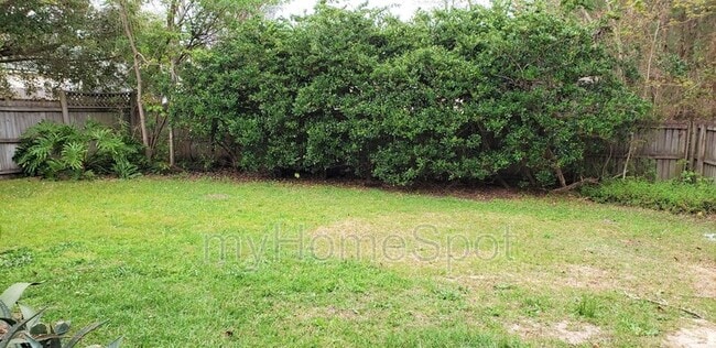 Building Photo - 2488 Gulf Breeze Ave