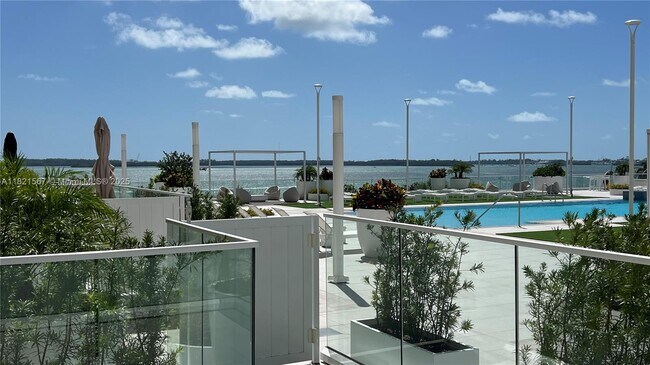 Building Photo - 770 Claughton Island Dr