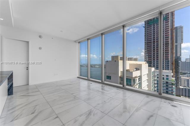 Building Photo - 17201 Collins Ave