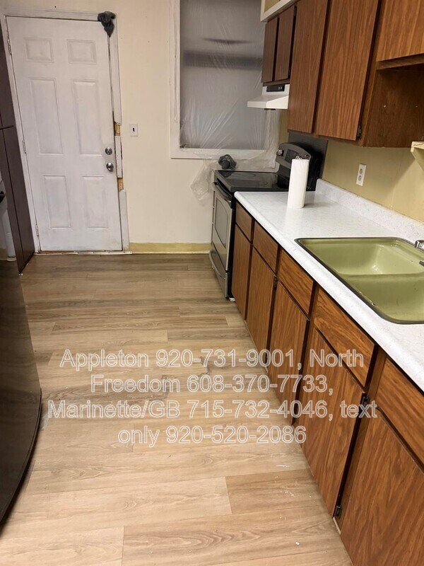 Building Photo - S7559 US-12