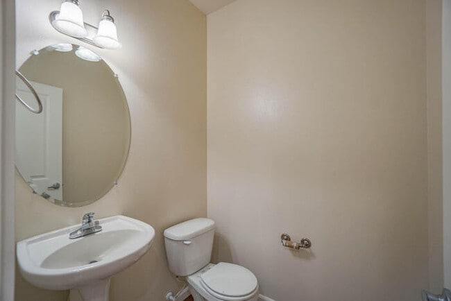 Building Photo - BEAUTIFUL VIEWS of MT. HOOD