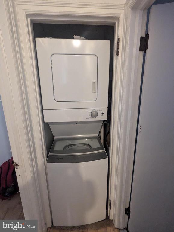 Building Photo - 251 S 21st St