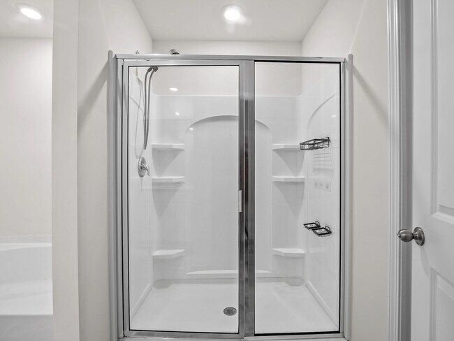 Building Photo - Spacious 3-Bedroom Home in Desirable Talle...