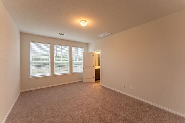 Building Photo - Modern Elegance in Prime Pflugerville: Dis...