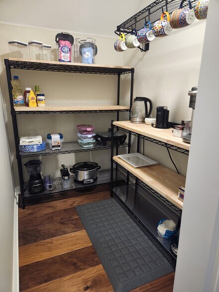 Pantry - 690 Kodiak Ln