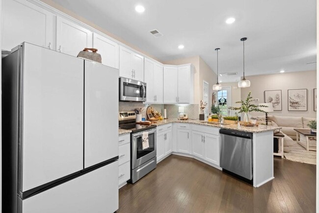 Building Photo - 722 Hahn Ct