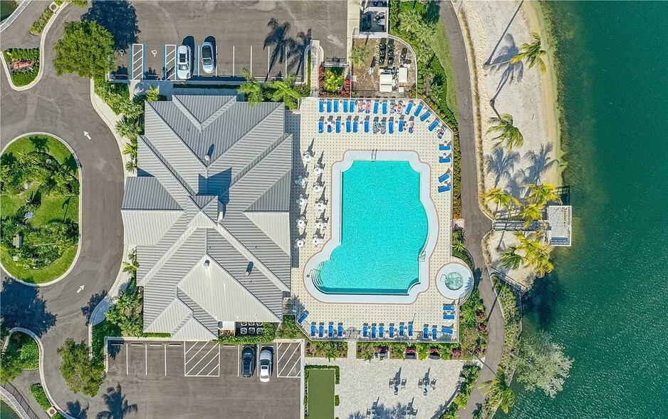 Building Photo - 16635 Lake Circle Dr