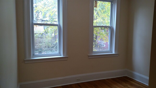 Building Photo - 253 5th St