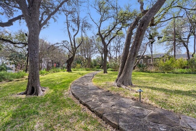 Building Photo - 1600 Forest Trail