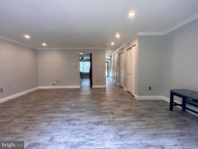 Building Photo - 18085 Olde Port Ln