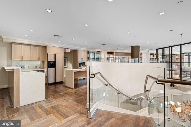 Building Photo - 7171 Woodmont Ave