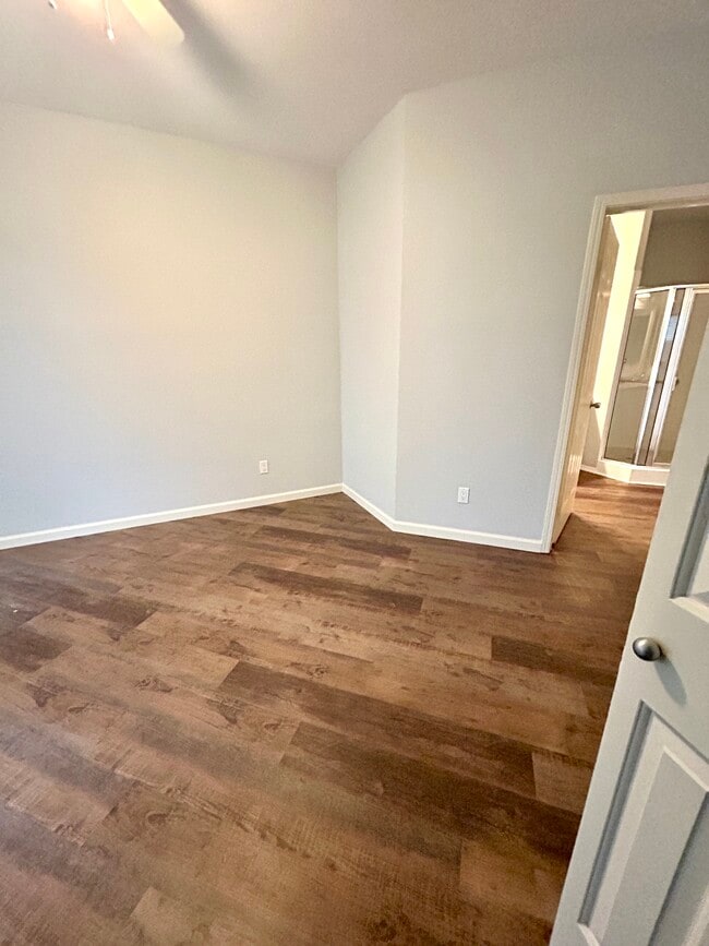 Building Photo - 1810 SE Cutter Ln