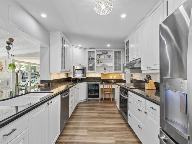 Building Photo - 2648 NE 26th Ave