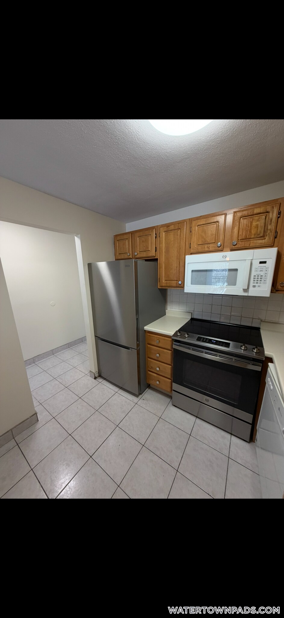 Building Photo - 16 Whites Ave