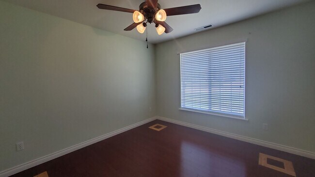 Building Photo - 2452 N Rhode Island Ct
