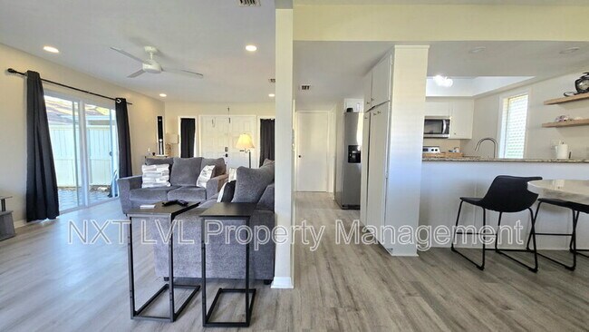 Building Photo - 4279 Island Cir