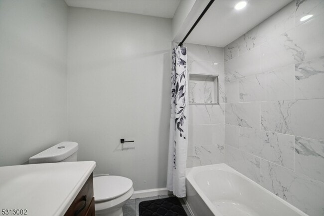 Building Photo - 8 Brookside Heights