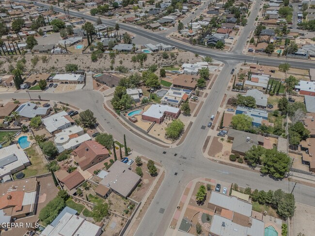 Building Photo - 6815 Villa Hermosa Dr