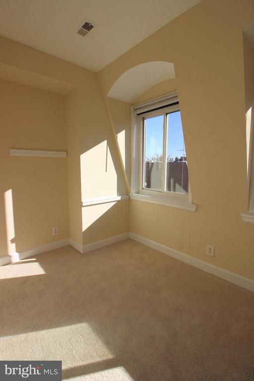 Building Photo - 1224 Eton Ct NW