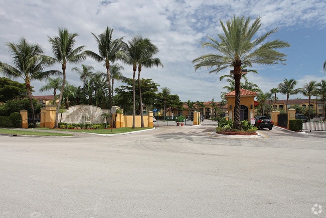 Primary Photo - La Via Condominiums