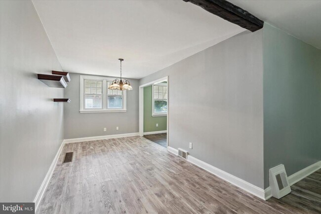 Building Photo - 330 Rively Ave