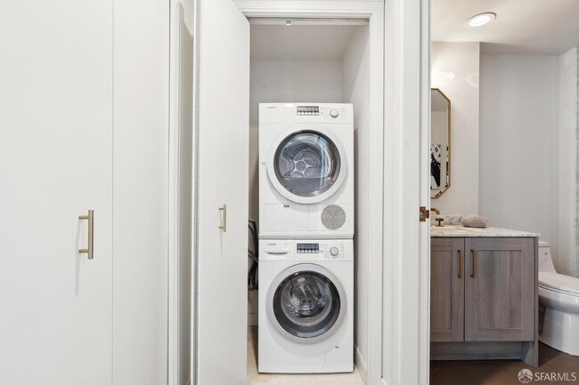 Building Photo - 401 Harrison St