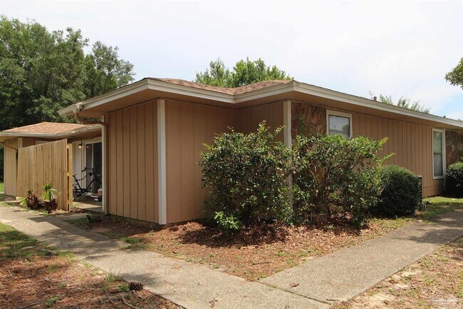 Building Photo - 3398 Green Briar Cir