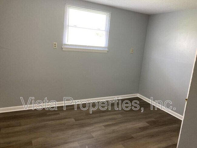 Building Photo - 4903 Saddlebrook Ln