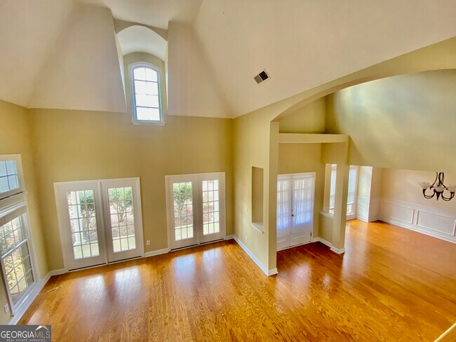 Building Photo - 1606 Cascade Overlook