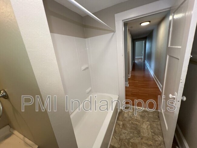 Building Photo - 310 N Riley Ave