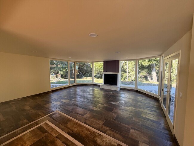 Building Photo - Panoramic Ocean View Home in Aptos! Move in incentive!