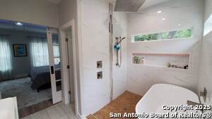 Building Photo - 9810 Park Dr