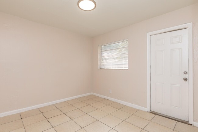 Building Photo - 7750 SW 10th Ct