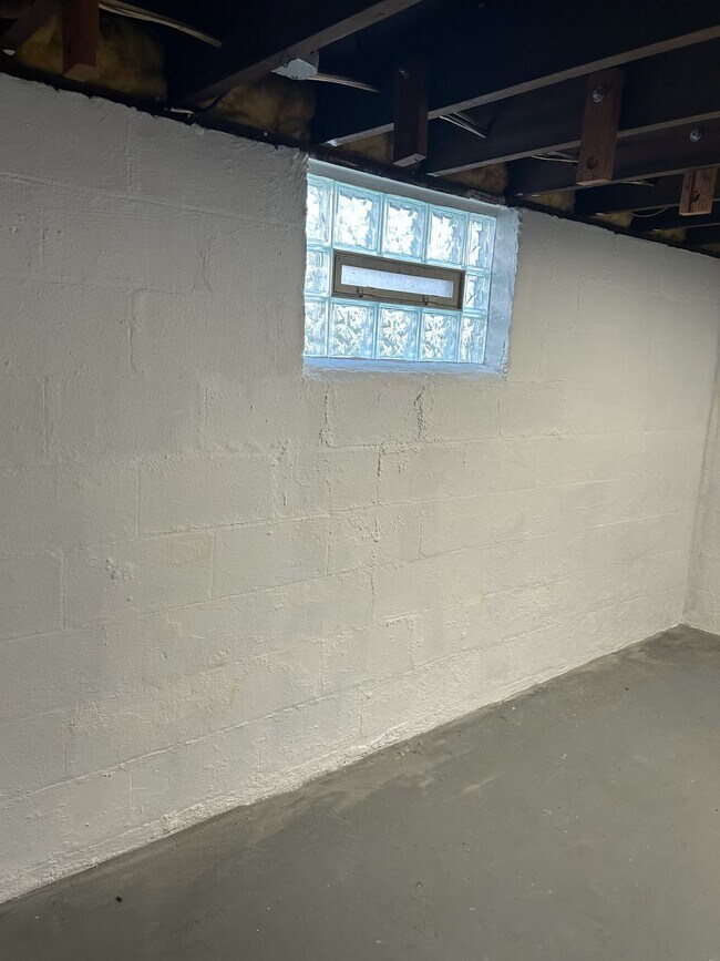 Building Photo - 1610 Pettibone Ave