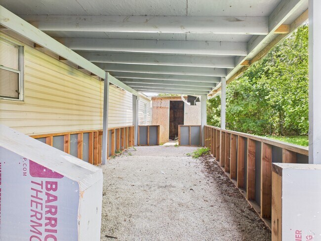 Building Photo - 2702 Cavitt Ave