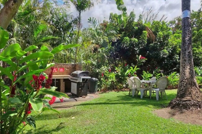 Building Photo - Spacious 2BR/2BA Condo with Garden View – Steps from the Ocean