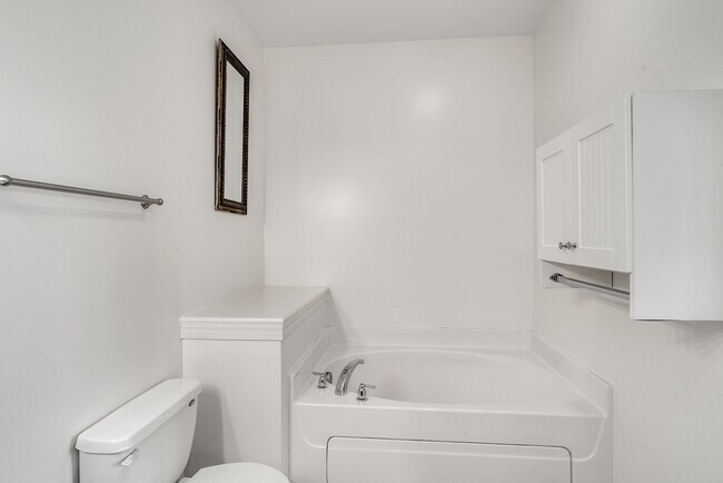 Building Photo - 3100 West End Cir