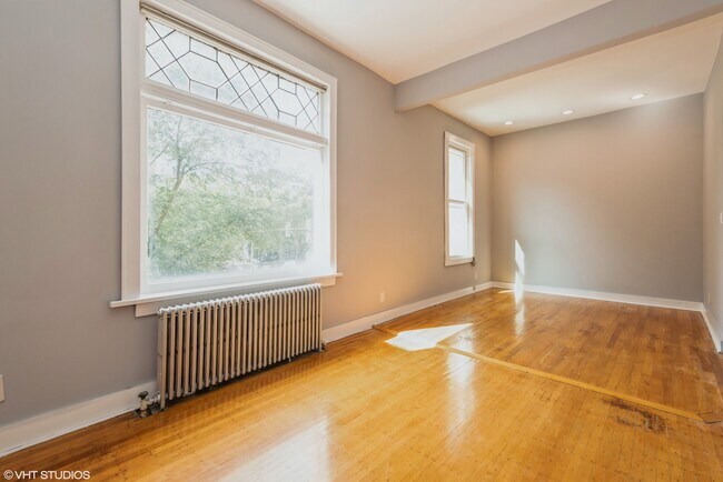 Building Photo - 1633 Oak Ave