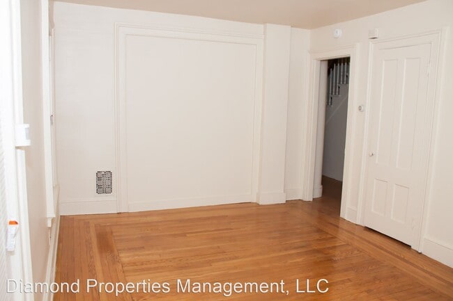 Building Photo - 4 br, 1.5 bath House - 266 Peck Street