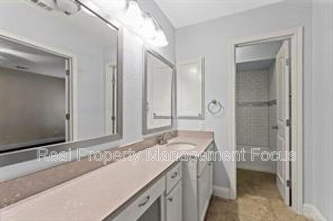 Building Photo - 14722 Overview Dr